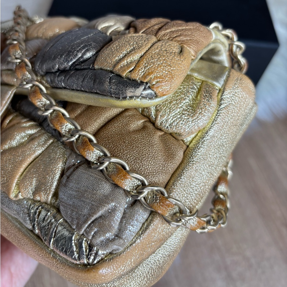 🤎RARE✨ Chanel Gold Bubble Quilt Bag ✨🤎 - Picture 13 of 17